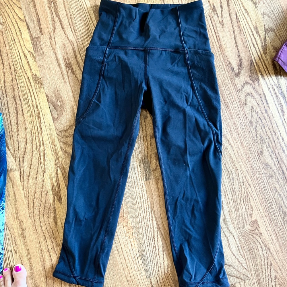 Lululemon cropped leggings. Good condition. Black with pockets